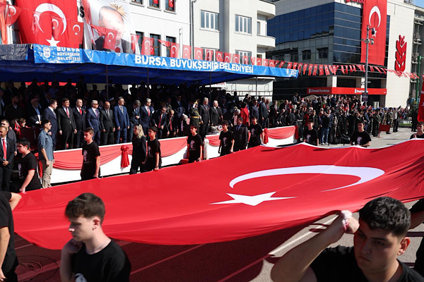 Bursa’da Cumhuriyet Bayramı’nın 102. Yılı törenlerle kutlandı