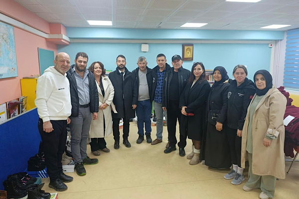 İYİ Parti Osmangazi İlçe Başkanlığı’ndan öğrencilere bot desteği İYİ Parti Osmangazi İlçe Başkanlığı’ndan öğrencilere bot desteği