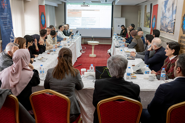 Diyarbakır’da Kürtçe belediye terimleri çalıştayı düzenlendi