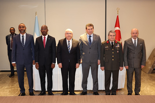 “Stratejik İş Birliği ve Hizmet Anlaşması” imzalandı “Stratejik İş Birliği ve Hizmet Anlaşması” imzalandı