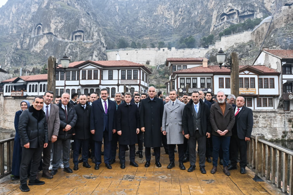 Bakan Ersoy, Amasya’da ziyaretlerini sürdürüyor Bakan Ersoy, Amasya’da ziyaretlerini sürdürüyor