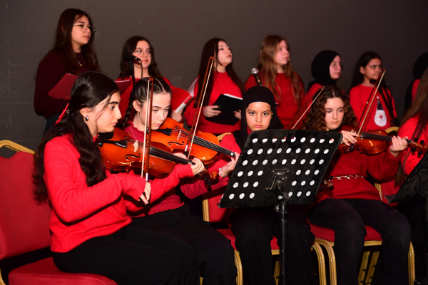 Gençlik Orkestrası ve Korosu’ndan “Yeni Yıla Merhaba” konseri Gençlik Orkestrası ve Korosu’ndan “Yeni Yıla Merhaba” konseri