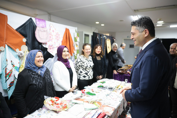 Aliağa’da “Yeni Yıl Hediyelik Ürünler” sergisi açıldı Aliağa’da “Yeni Yıl Hediyelik Ürünler” sergisi açıldı