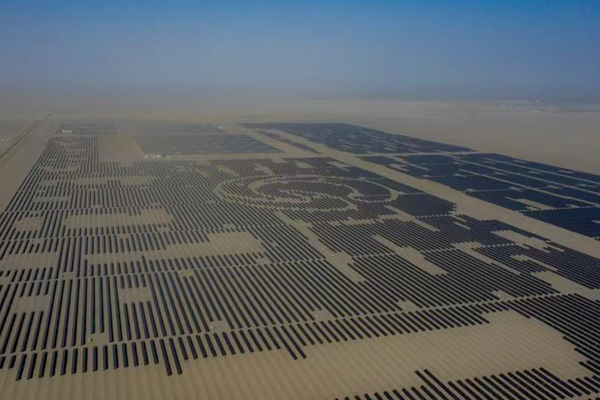 Taklamakan Çölü’ndeki dev projeyle elektrik üretimi katlandı Taklamakan Çölü’ndeki dev projeyle elektrik üretimi katlandı