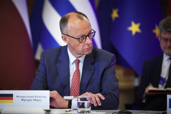 Merz: Rahmedetal Köprüsü’nün trafiğe açılmasıyla birlikte ulaşım yeniden sağlandı