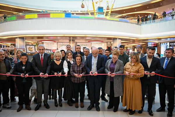 “Hasat” temalı yıl sonu sergisi açıldı “Hasat” temalı yıl sonu sergisi açıldı