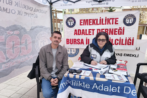 Emeklilikte Adalet Derneği Kestel Meydanı’nda bilgilendirme standı açtı