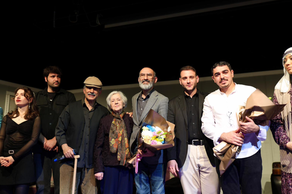 Özgür Aksoy Tiyatro Günleri sona erdi Özgür Aksoy Tiyatro Günleri sona erdi