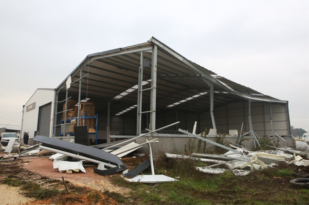 Nilüfer’de iki kaçak yapı yıkıldı Nilüfer’de iki kaçak yapı yıkıldı