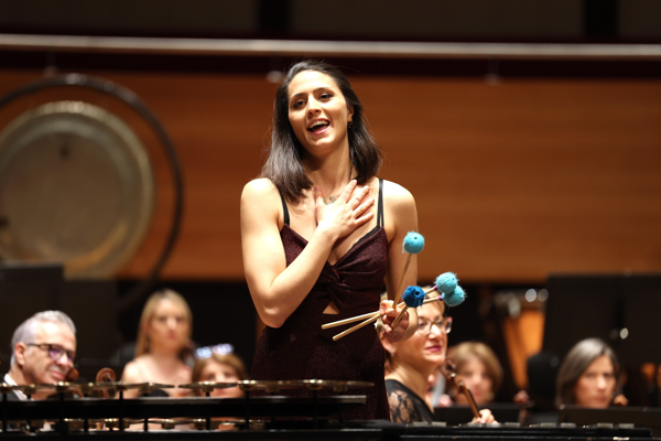 İzmir Devlet Senfoni Orkestrası’na tencere ve tava ile eşlik etti İzmir Devlet Senfoni Orkestrası’na tencere ve tava ile eşlik etti