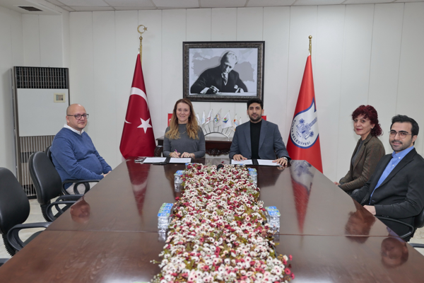 Konak Belediyesi’nden gençlere yönelik protokol Konak Belediyesi’nden gençlere yönelik protokol