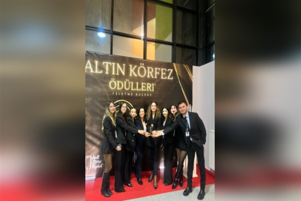 LÖSEV’e “En İyi Sivil Toplum Kuruluşu” ödülü LÖSEV’e “En İyi Sivil Toplum Kuruluşu” ödülü