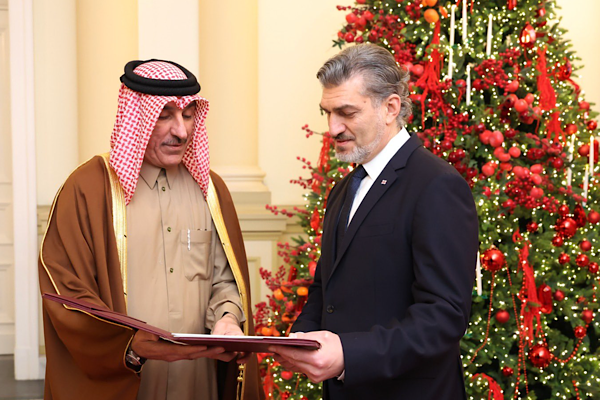 Gürcistan Cumhurbaşkanı, Katar Büyükelçisi’nin güven mektubunu kabul etti