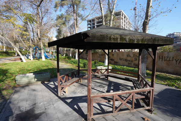 Beylikdüzü’nde bir ayda üç park tahrip edildi Beylikdüzü’nde bir ayda üç park tahrip edildi