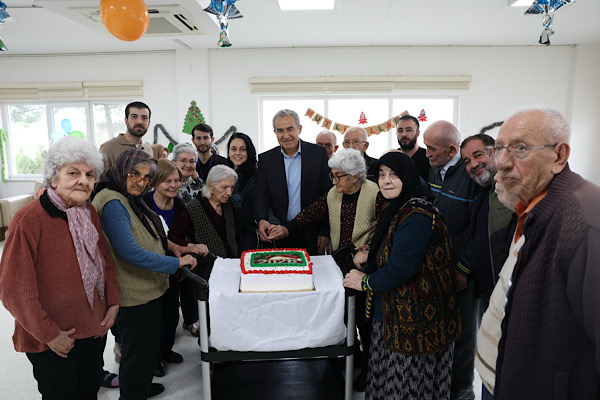 Nilüfer’de yaşlılar yeni yılı erken kutladı