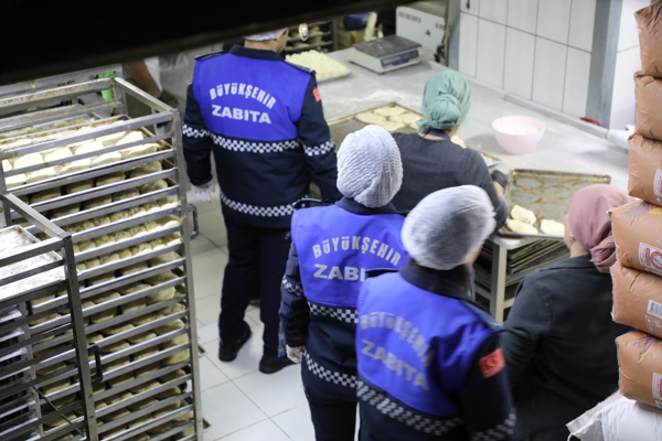 Muğla Büyükşehir Belediyesi Zabıtasından halk sağlığı denetimi Muğla Büyükşehir Belediyesi Zabıtasından halk sağlığı denetimi