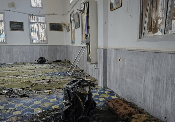 Suriye’de bir camide meydana gelen patlamada üç kişi hayatını kaybetti