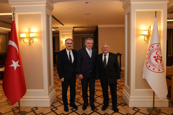 Başkan Büyükkılıç, Ankara’da bir dizi ziyaret gerçekleştirdi Başkan Büyükkılıç, Ankara’da bir dizi ziyaret gerçekleştirdi