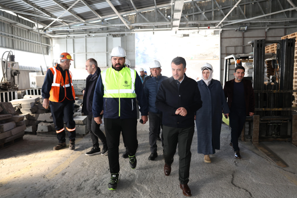 Başkan Doğan’dan üretim tesislerine ziyaret Başkan Doğan’dan üretim tesislerine ziyaret