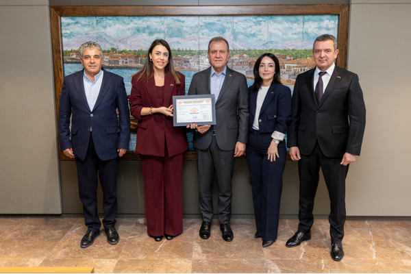 Mersin Büyükşehir Belediyesi, TS ISO 10002 Belgesi’ni aldı Mersin Büyükşehir Belediyesi, TS ISO 10002 Belgesi’ni aldı