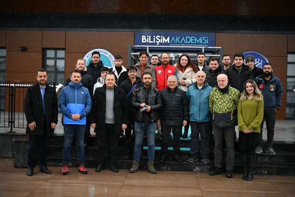 Başkan Büyükkılıç’tan Bilişim Akademisi’ne ziyaret