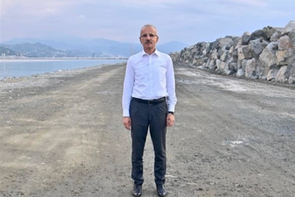 Uraloğlu: İstanbul’da raylı sistem yatırımları aralıksız devam ediyor Uraloğlu: İstanbul’da raylı sistem yatırımları aralıksız devam ediyor