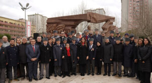 Beylikdüzü’nde Kıbrıs Türk halkının liderleri Denktaş ve Küçük anıldı