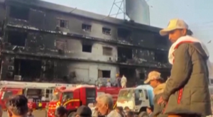 Pakistan’daki yangında hayatını kaybedenlerin sayısı 60’a yükseldi