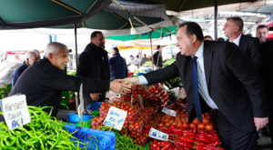 Başkan Dutlulu, Perşembe Pazarı esnafını ziyaret etti