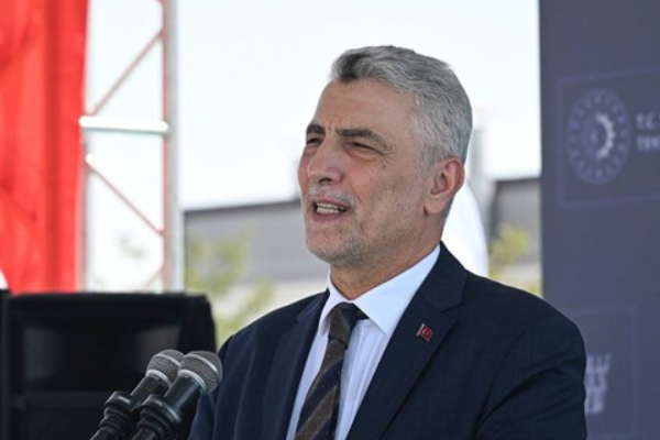 Bakan Bolat, Bakan Szijjarto ile bir araya geldi Bakan Bolat, Bakan Szijjarto ile bir araya geldi