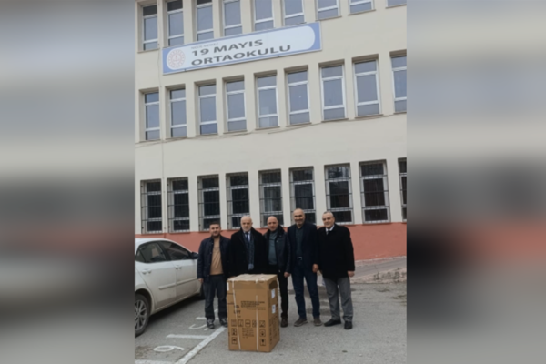 Niğde’de okullara mini buzdolabı desteği Niğde’de okullara mini buzdolabı desteği