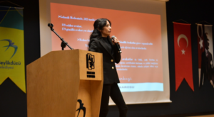 Beylikdüzü’nde “Şiddetle Mücadelede Yerel Yönetimlerin Rolü” konuşuldu Beylikdüzü’nde “Şiddetle Mücadelede Yerel Yönetimlerin Rolü” konuşuldu