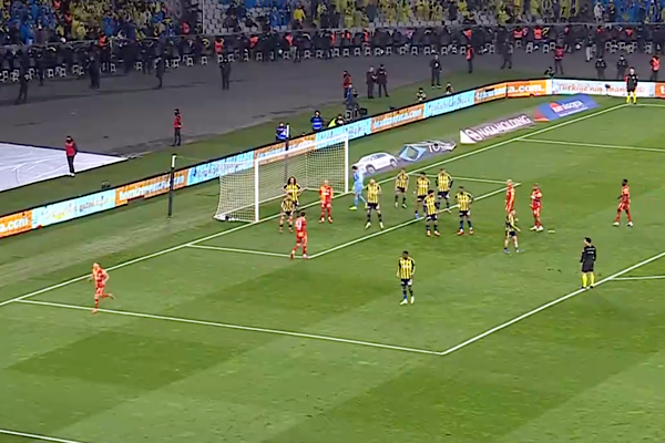 Süper Kupa Finali’nde ilk yarı Fenerbahçe’nin 1-0 üstünlüğüyle sona erdi