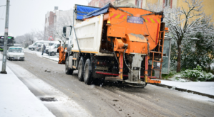 Çayırova’da karla mücadele sürüyor