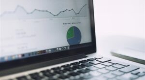 Yıl sonunda politika faizinin yüzde 28,00 civarında bulunması tahmin ediliyor