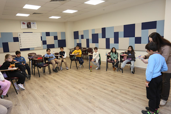 Kepez’de ücretsiz yabancı dil eğitimleri başladı Kepez’de ücretsiz yabancı dil eğitimleri başladı