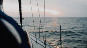 Çanakkale Eceabat önlerinde sürüklenen tekne kurtarıldı Çanakkale Eceabat önlerinde sürüklenen tekne kurtarıldı