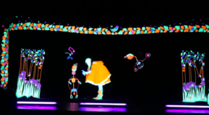 Maltepe’de “Islık Çalan Kırmızı Başlıklı Kız” adlı tiyatro oyunu sahnelendi