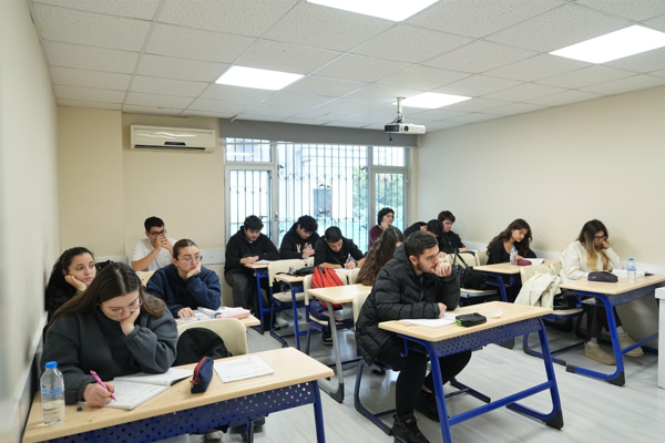 Gürsu Etüt Merkezi’nde eğitim devam ediyor Gürsu Etüt Merkezi’nde eğitim devam ediyor