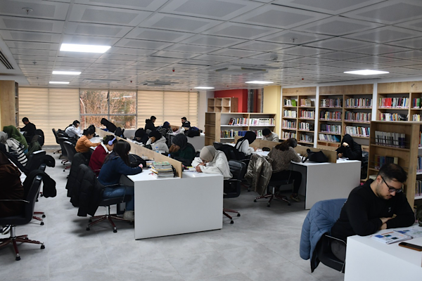 Siverek’te Halk Kütüphanesi hizmete açıldı