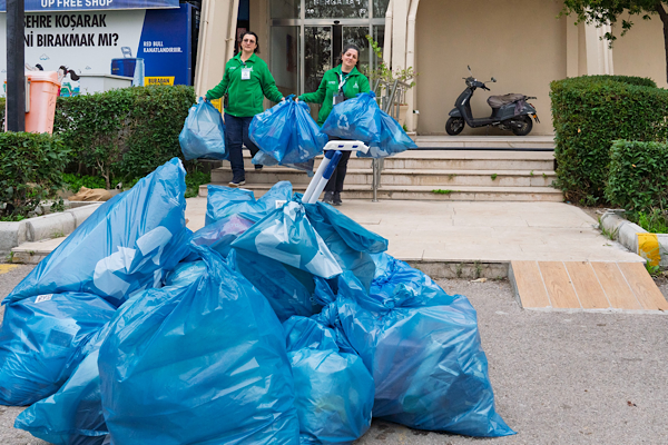İzmir’den “Dönüşüme Evde Başla” projesi İzmir’den “Dönüşüme Evde Başla” projesi