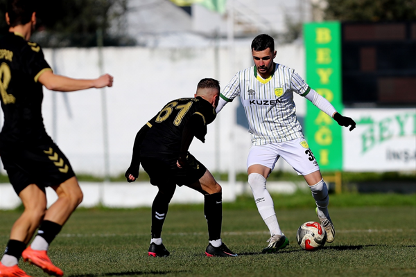 1966 Edremitspor, deplasmandan galibiyetle ayrıldı 1966 Edremitspor, deplasmandan galibiyetle ayrıldı