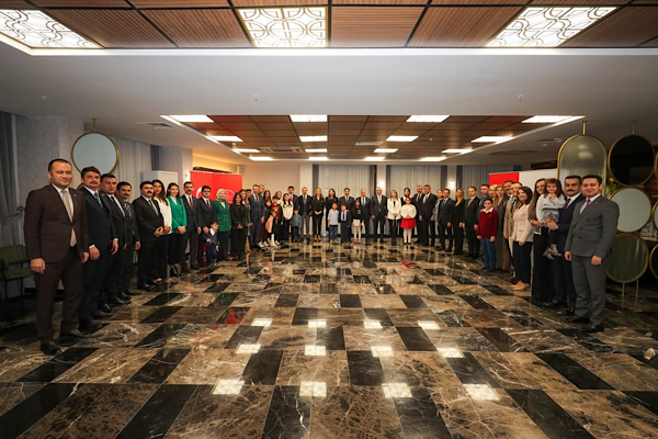 Vali Masatlı, İdareciler Günü’nde mülki idare amirleri ve aileleriyle buluştu Vali Masatlı, İdareciler Günü’nde mülki idare amirleri ve aileleriyle buluştu