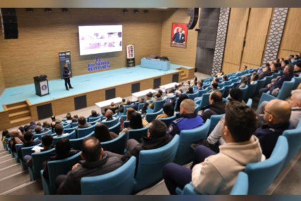 Kütahya’da Bağımlılıkla Mücadele Semineri düzenlendi Kütahya’da Bağımlılıkla Mücadele Semineri düzenlendi