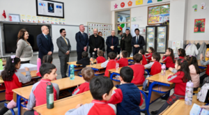 Başkan Karabatı, karne dağıtım törenine katıldı