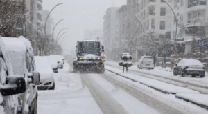 Van’da karla mücadele çalışmaları sürdürülüyor