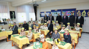 Çayırova’da öğrencilere karne dağıtım töreni düzenlendi