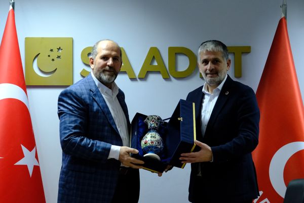 Saadet Partisi Bursa İl Başkanı Gürsel’e İHH’dan ziyaret Saadet Partisi Bursa İl Başkanı Gürsel’e İHH’dan ziyaret