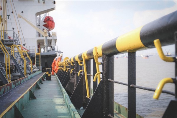 Fransız donanması Rus “gölge filo” tankerini durdurdu Fransız donanması Rus “gölge filo” tankerini durdurdu