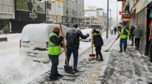 Van’da karla mücadele çalışmaları süürüyor